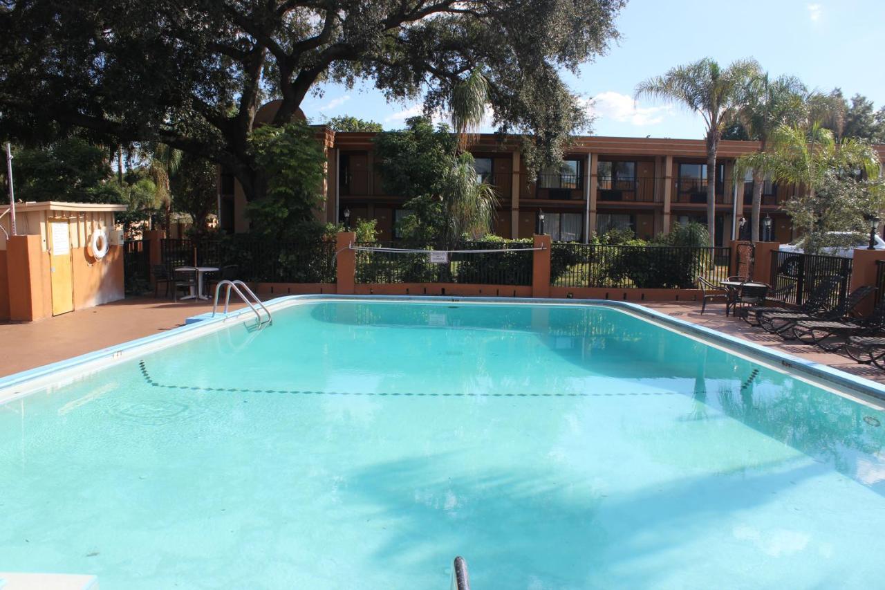 Motel Near Busch Gardens 2*
